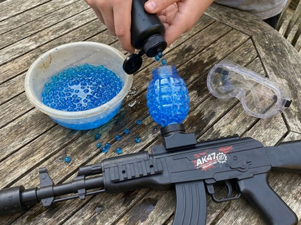 Plnění zásobníku AK47 gelovými kuličkami