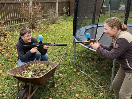 DUEL SET – AK47 proti GOLDEN na zahradě